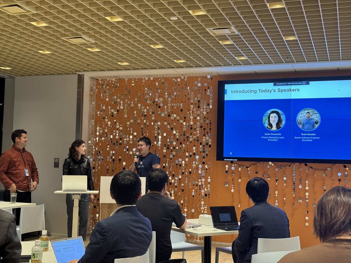 kkkida_twtr's tweet image. #SnowflakePostgres Meetup！
製品チームからクレアとブレットが来日してくれました〜。