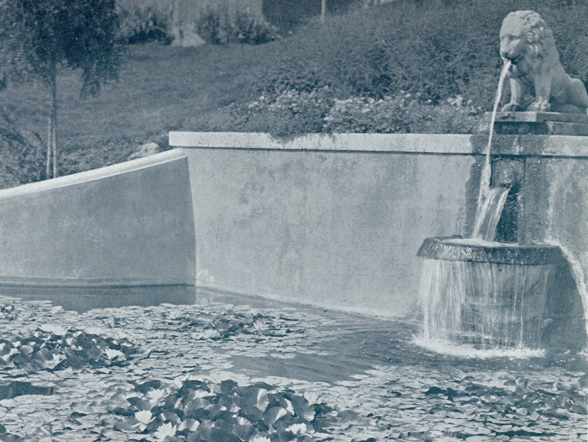 atad_dernegi's tweet photo. 1- Sergi Evi (Opera Binası) üzerinde reklam yer alıyor.
Atatürk Orman Çiftliği- Ankara Birası reklamı 1935
2- 1. TBMM Binası önünde araçlar
3- 2. TBMM Bahçesi
#SessizTanıklarKonuşuyor #AnkaranınKültürelMirası #Ankara #ATAD https://t.co/ERn0KAOsgq