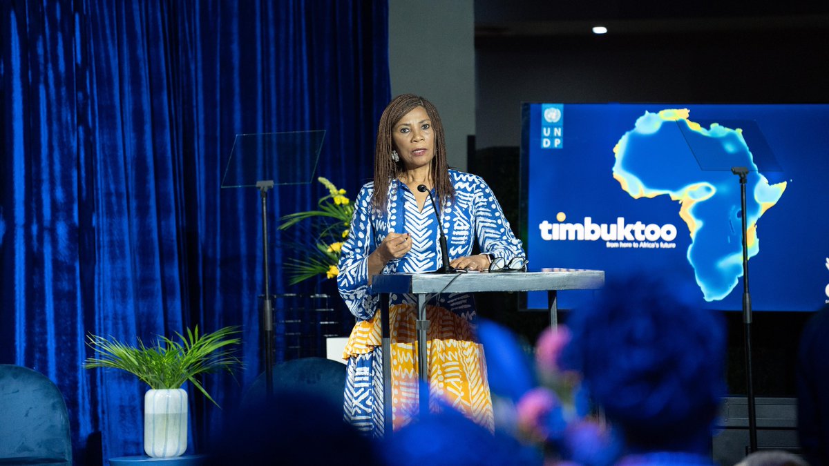 UNDPSouthAfrica's tweet image. Africa’s creative economy isn’t emerging, it’s rising.

At the @timbuktooafrica Creatives #G20 Social Process Side Event, we celebrated Africa’s creative genius; the artists, designers &amp;amp; innovators shaping the continent&apos;s future.

Their creativity is shifting global narratives.