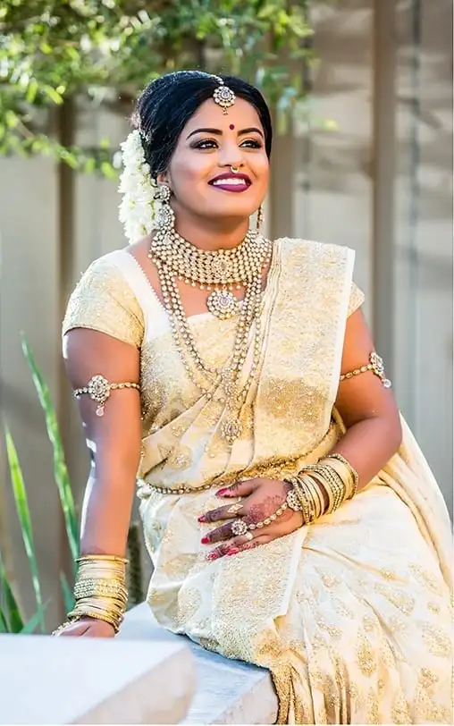 viprabuddhi's tweet image. These Turks are no less shameless when it comes to stealing things that don&apos;t belong to them.

The paintings here are from an era when Turks hadn&apos;t even settled Central Asia, much less influence India.

Armbands are 100% of Indian origin, they are called bajuband in Sanskrit and…