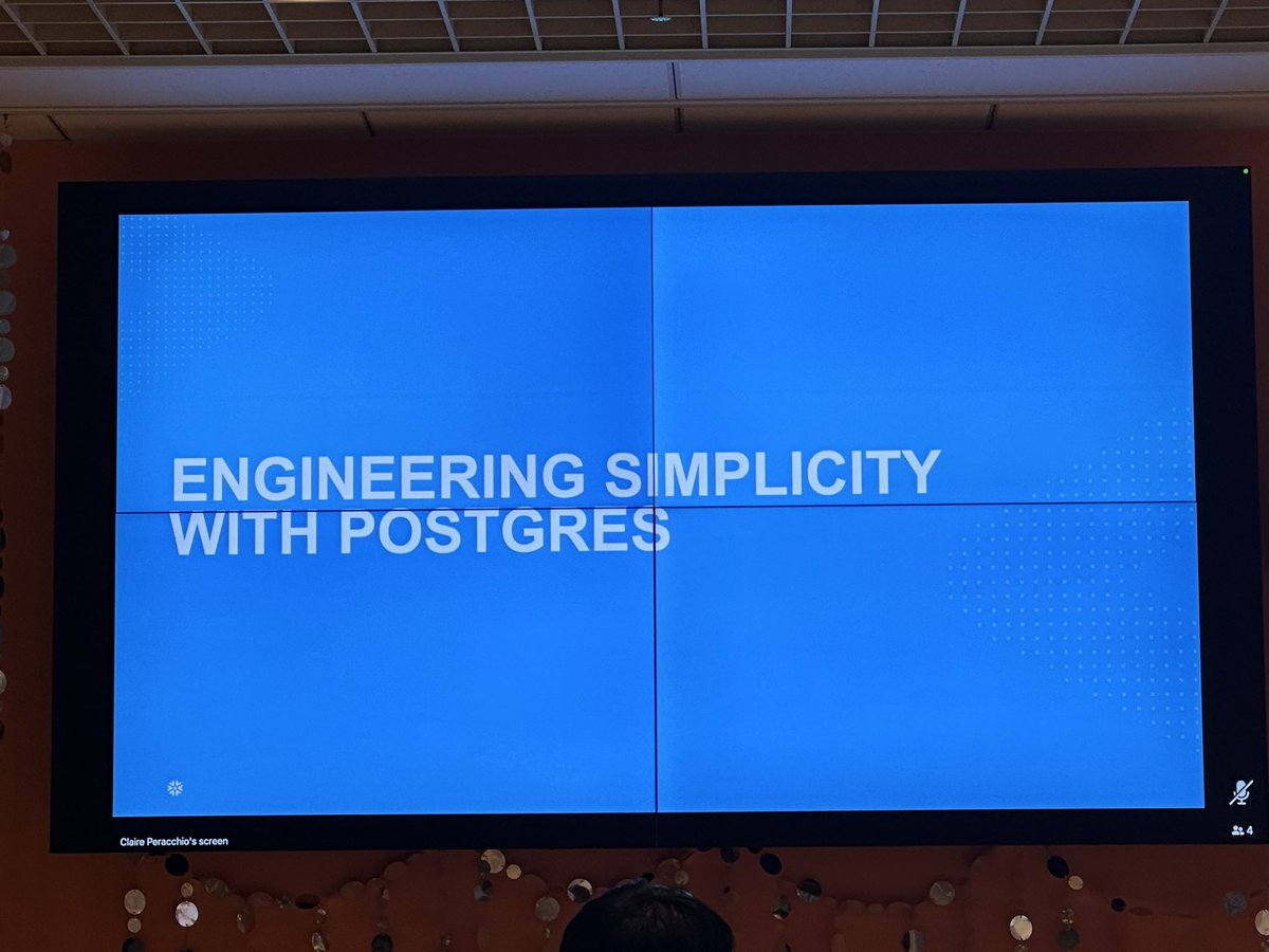 suzupappa's tweet image. Snowflake Postgres！はっちゃめちゃに！
期待しているぞーーーー！使いたいぞー！

#SnowVillage #Postgres