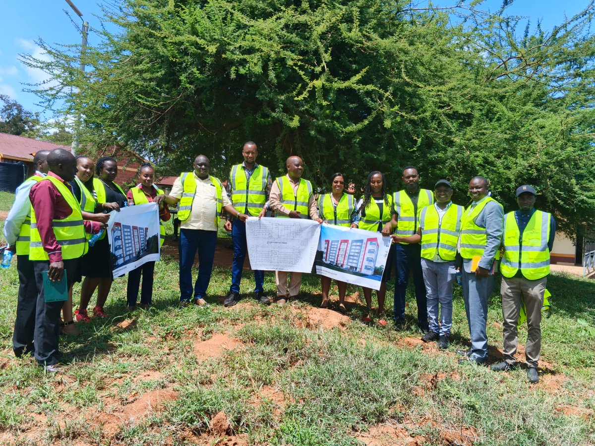 GideonMulyungi's tweet image. Yesterday, in partnership with the Ministry of Housing, we officially handed over the site for the construction of 580 KMTC hostel units in Mwingi Town.
#DevelopmentProjects 
#kaziiongee