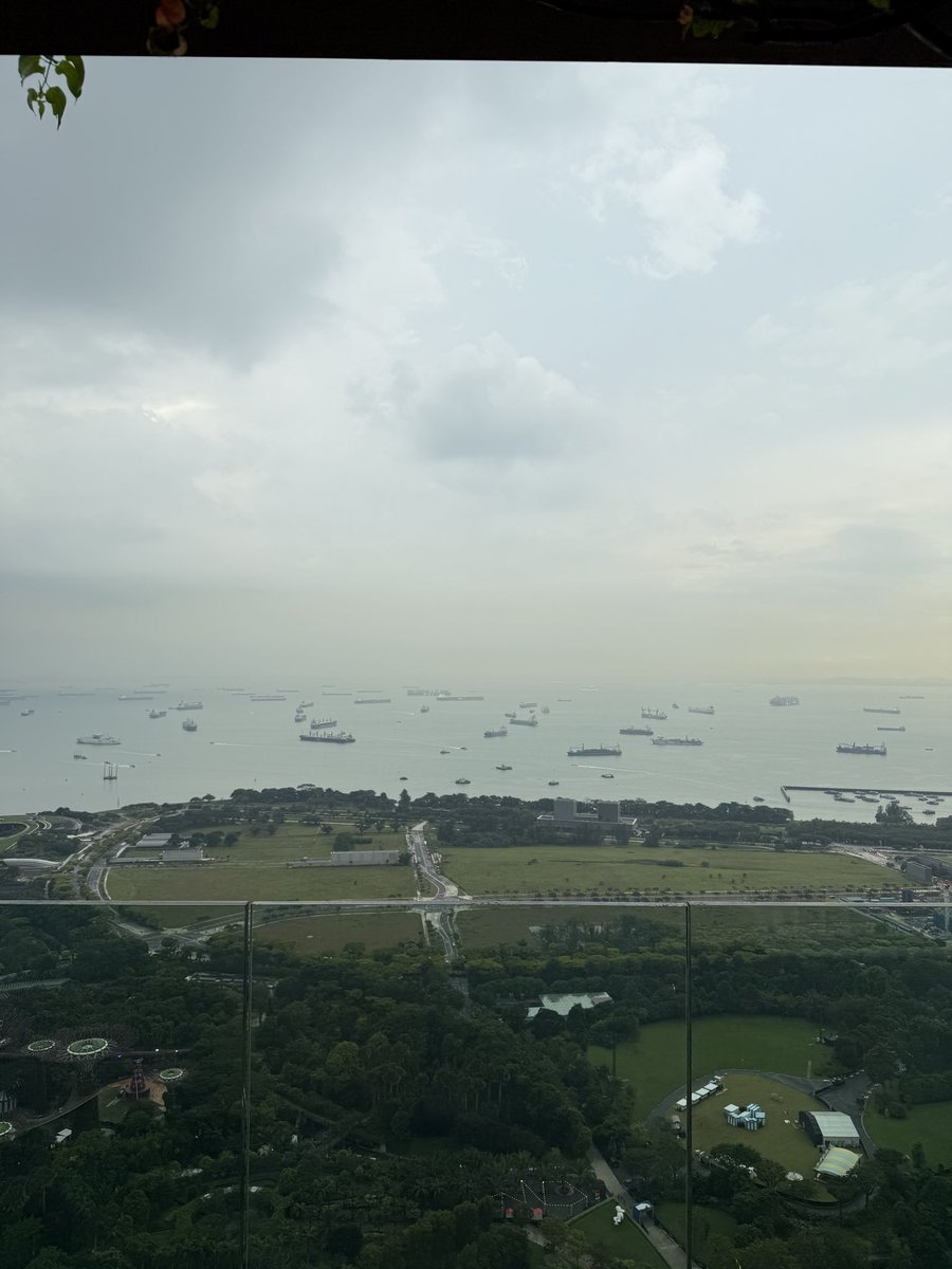 royguserni's tweet photo. Visiting this amazing country for work makes me realize how incredible it is that such a small nation has nearly 80% of global shipping passing through its territory. https://t.co/ILaZCroHye