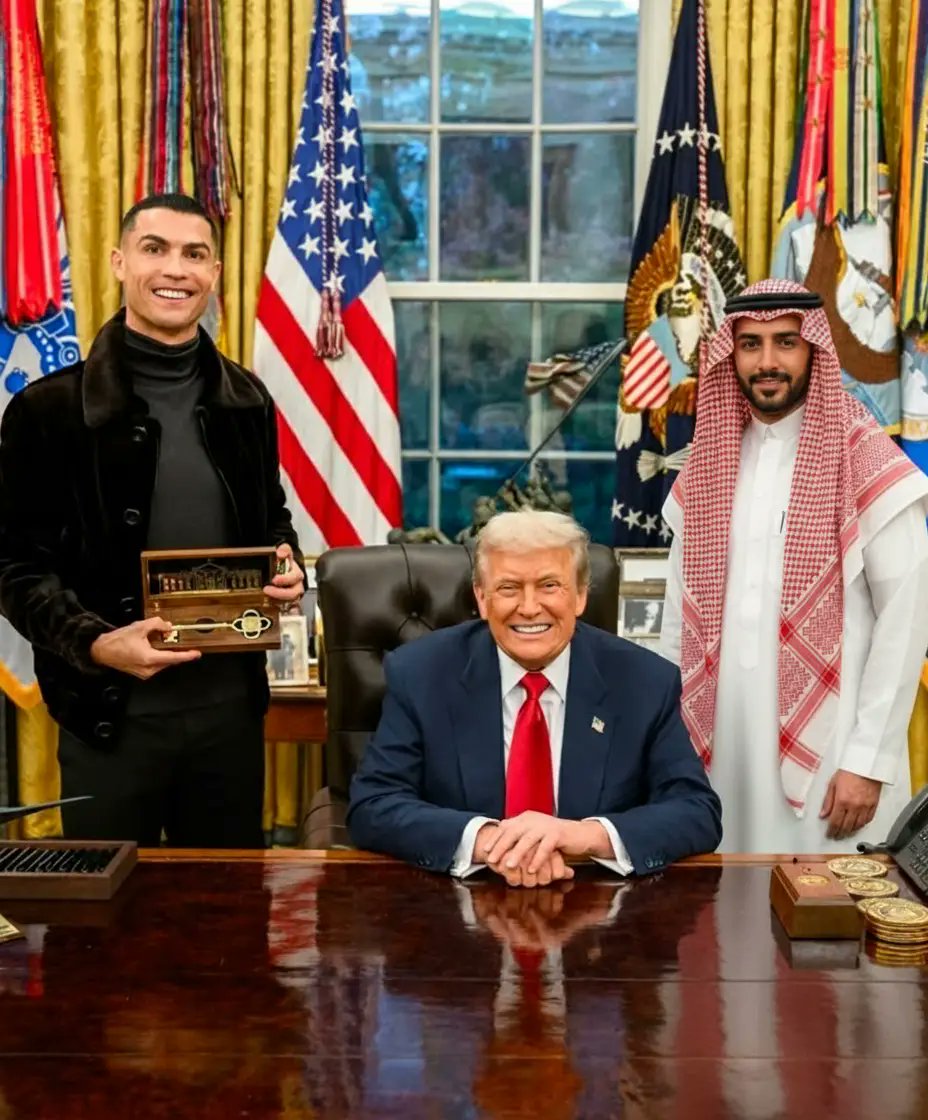 rami_hashimi's tweet image. My life gonna change today !

if you reply to this tweet you’re going to become a millionaire 🤝😇