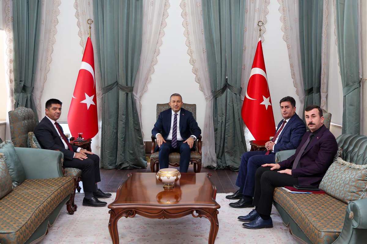 Valimiz Sn. Tahir Şahin Milli Eğitim Bakanlığı Müfettişleri Sn. Mustafa Özer, Sn. Mehmet Salih Kaya ve İl Milli Eğitim Müdürümüz Sn. İbrahim Açıkgöz’ ü kabul etti.