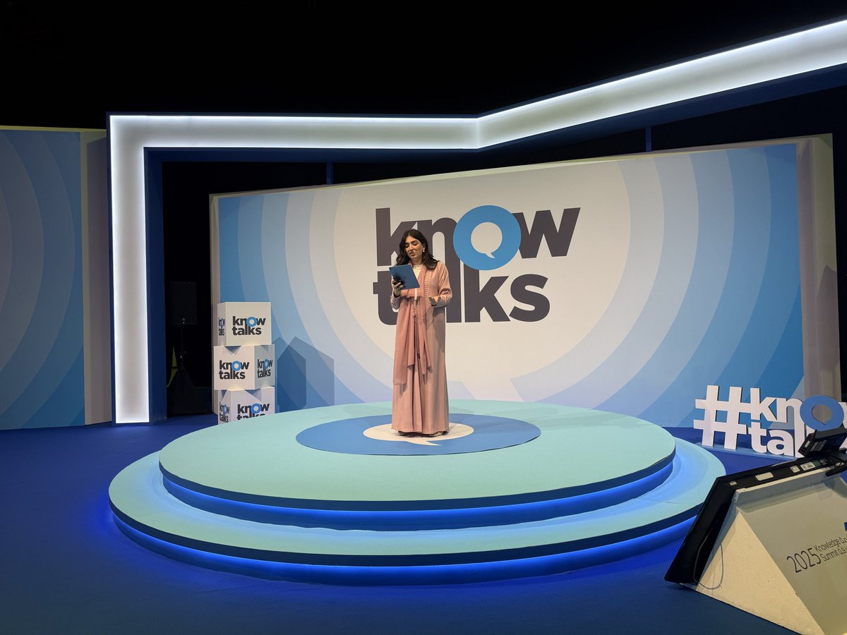knowledge4All1's tweet image. At #Knowtalks, Emirati director &amp;amp; scriptwriter @MaithaAlawadi reminds us that storytelling is how cultures survive.
From cinema to TV across the UAE, India, the UK &amp;amp; Australia, her work asks one question:
How do we tell our stories truthfully, without losing who we are?…