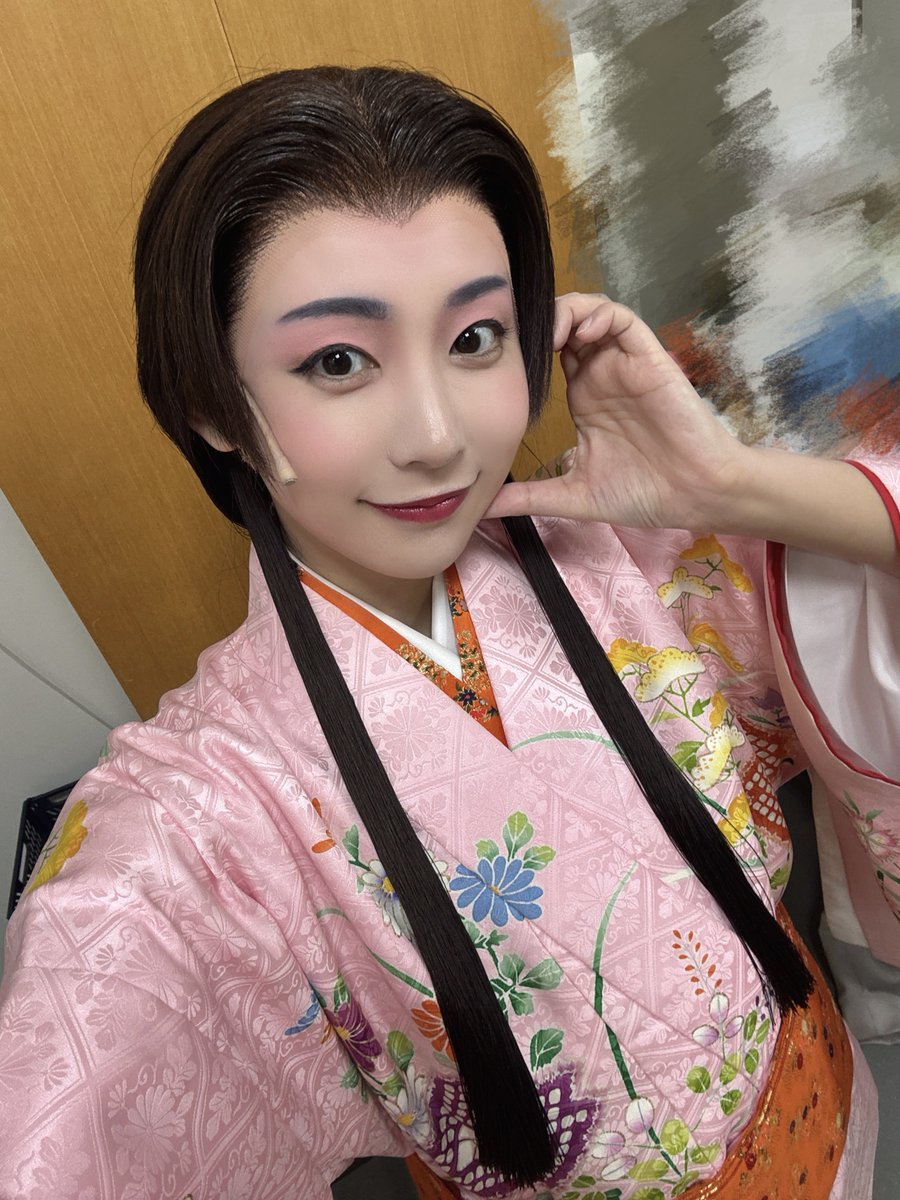 #戦国かーにばる 新歌舞伎座公演🫶🏻

休演日明けの公演でしたが、大阪の皆さんは今日も大盛り上がり😆🌸

終わりが見えてきて寂しい気持ちもありますが、悔いのないように精一杯努めます！

また明後日会いましょう〜☺️