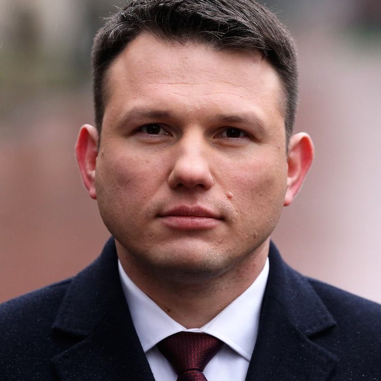 Fastinfoo's tweet image. Sławomir Mentzen ma dzisiaj urodziny. 

Czego mu życzycie?