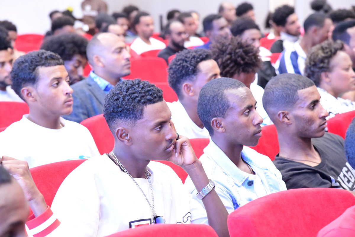 The session featured inspiring insights from UNDP GWA Biniam Girmay and cycling veterans Natnael Berhane and Daniel Teklehaimanot on the path to resilience and building a future through sport. Key takeaways on nutrition were also provided by experts Huruy and Surafel.🥗💪#Eritrea