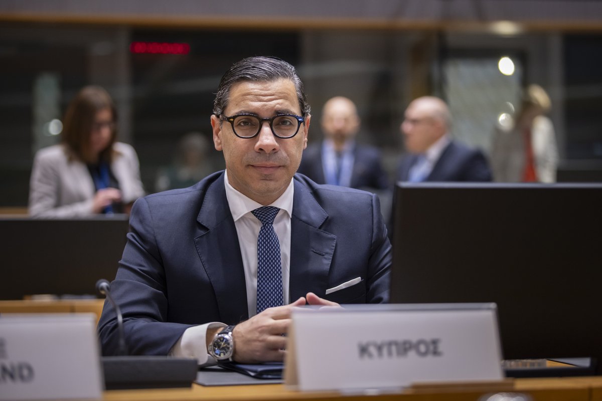 Foreign Minister @CKombos participates today in the Foreign Affairs Council in Brussels. 

On the agenda:

🔹Russian aggression against Ukraine
🔹Situation in the Middle East 
🔹EU-ASEAN relations
🔹Sahel
🔹Sudan

#FAC