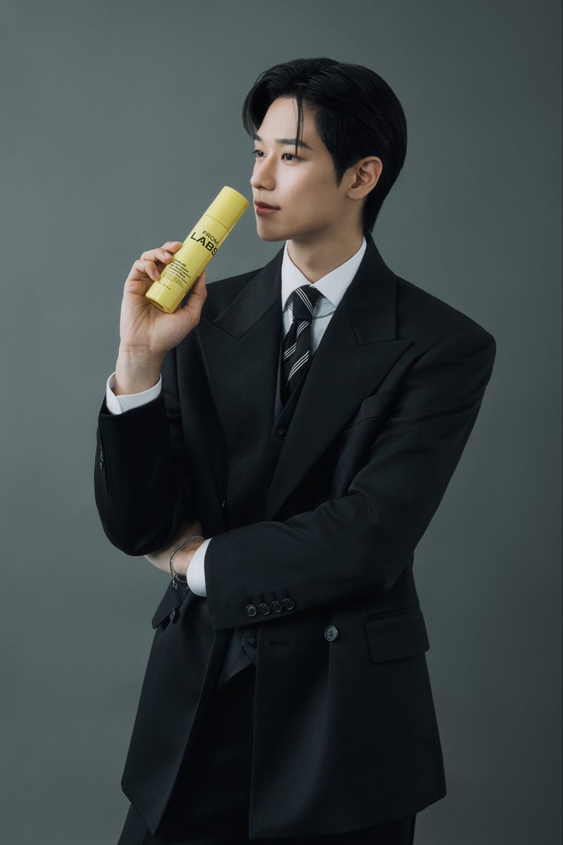 Fromlabs_kr's tweet image. : ̗̀ 마지막 컷. 최초 공개. ˎˊ:

지친 목요일 힘나게 해줄 💦
부들부들하다 부들부들한 (｡･･｡) 〰
반짝반짝하다 반짝반짝한 (｡･･｡) ✨

프롬랩스 명예 연구원 주연 컷 대💛공💛개