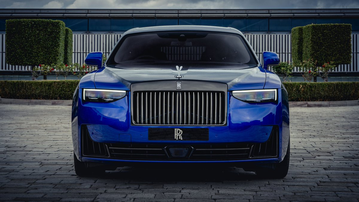 BBC_TopGear's tweet image. The Black Badge Ghost Gamer is the first Rolls-Royce inspired by videogames ➡️ top-gear.visitlink.me/nzkYvw