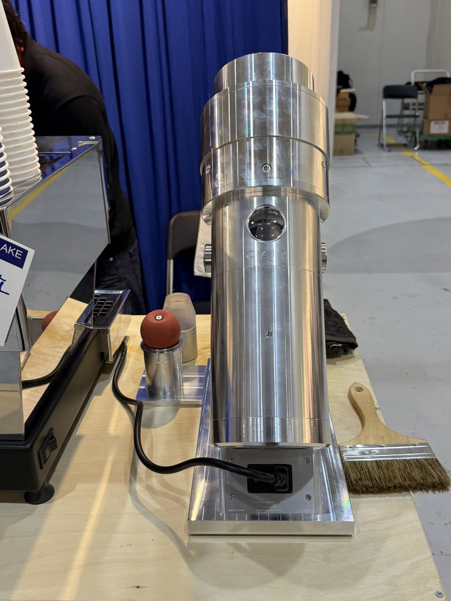 rdespressolab's tweet image. かっこよ！！でもめちゃくちゃ重そう。。