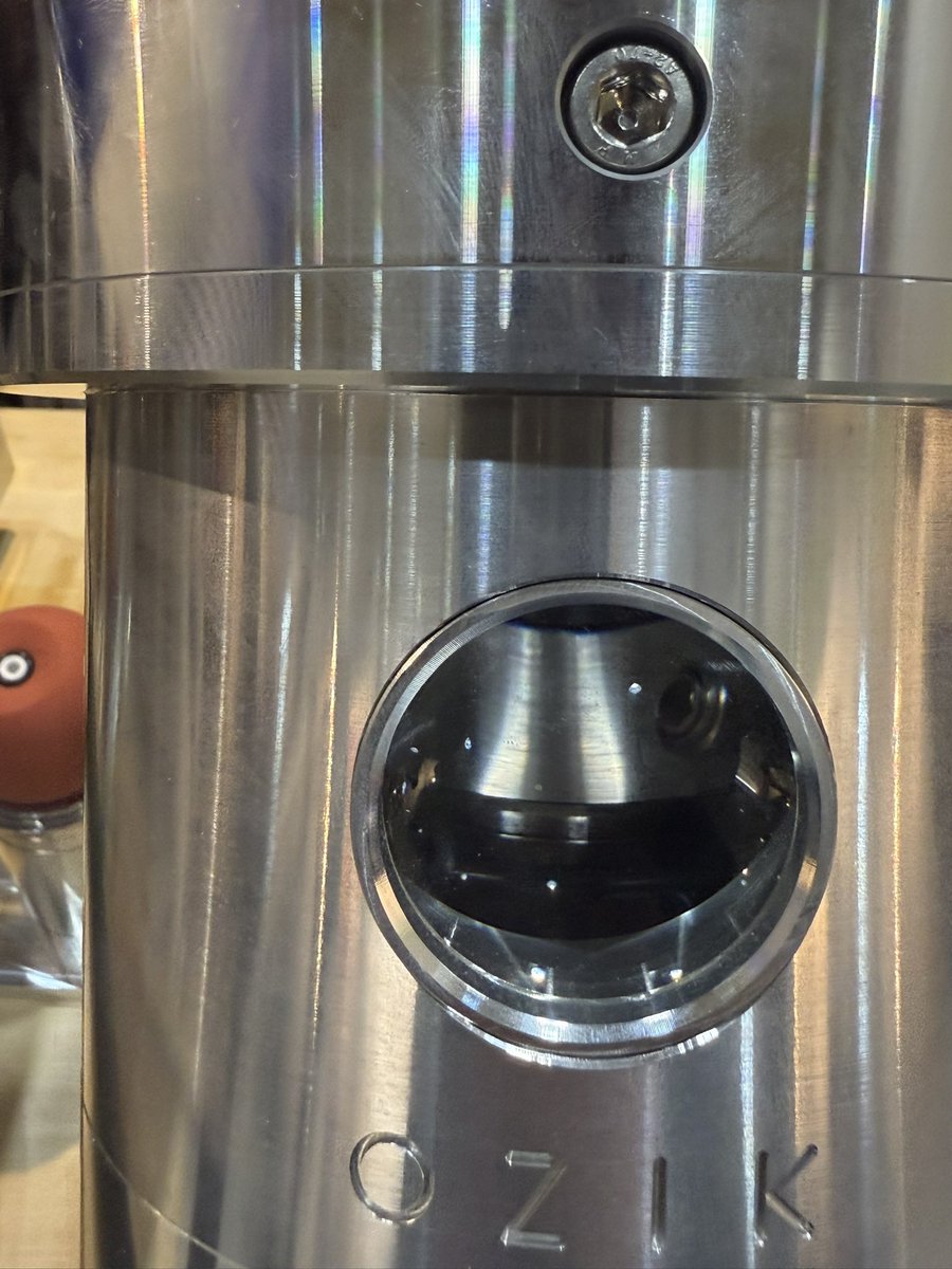 rdespressolab's tweet image. かっこよ！！でもめちゃくちゃ重そう。。