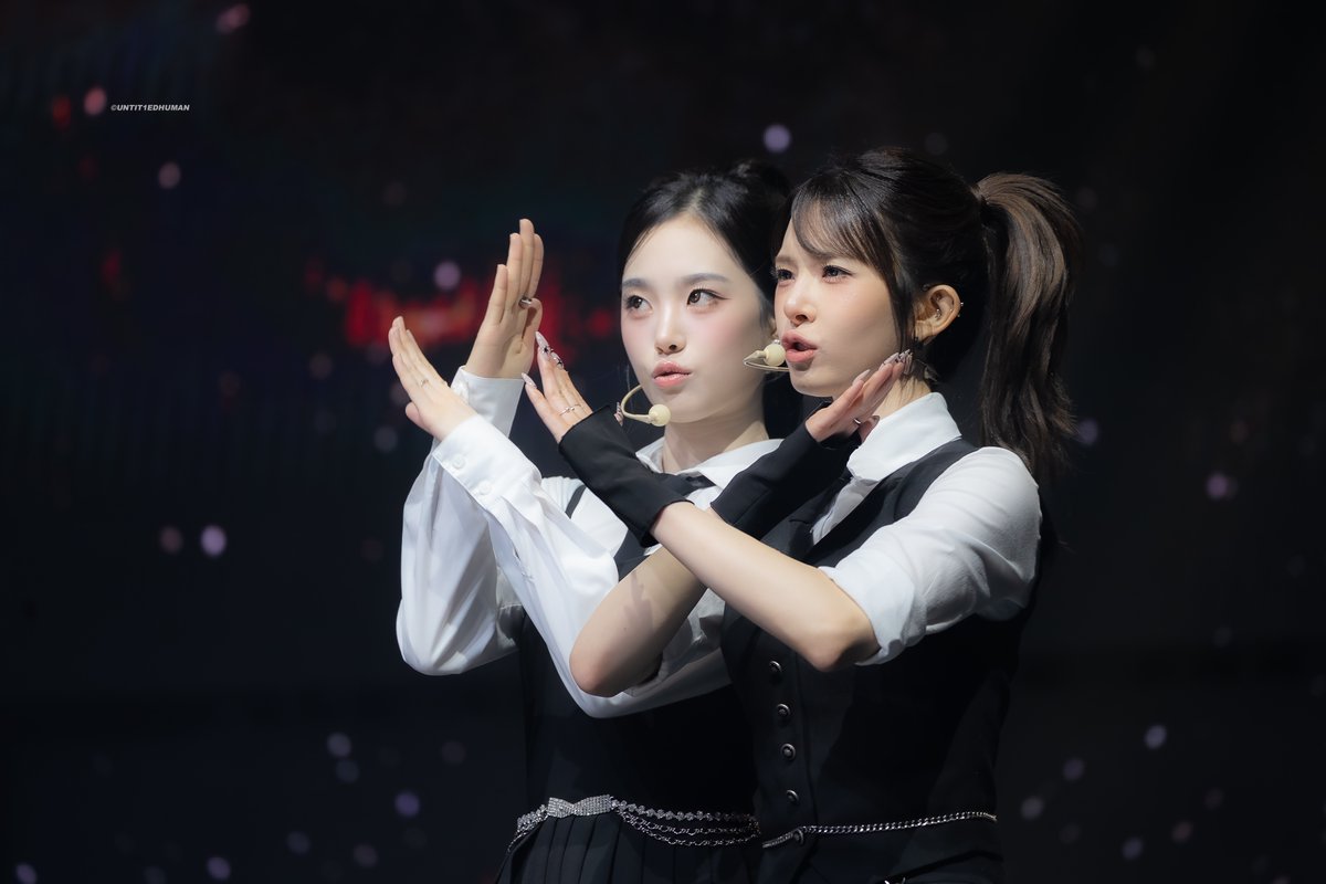 251012 
🙅🏻‍♀️🙅🏻‍♀️

#트리플에스 #지서연 #지연 #코토네 
#tripleS #JiYeon #Kotone