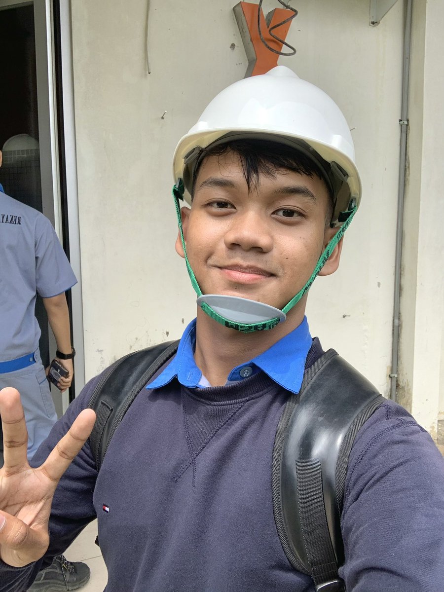 Ellzayyt's tweet image. hi, ur engineering bf here 👷🏼‍♂️