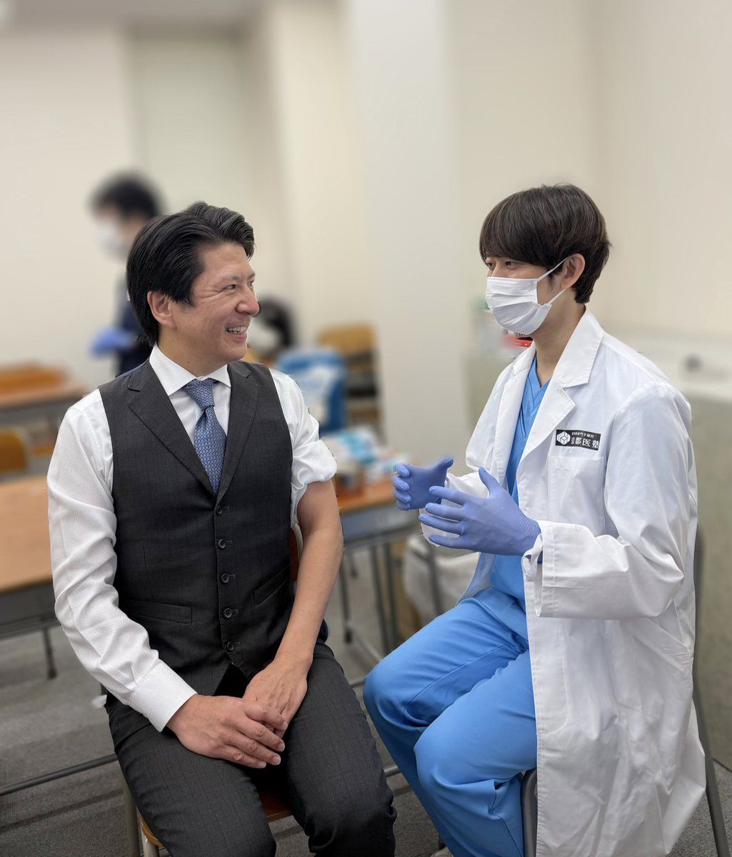 しゅんしゅんクリニックPとしても活動されている宮本駿医師にお越しいただき、塾生とスタッフのインフルエンザ予防接種を実施しました🎀🙌🏻

医学部受験の先輩として塾生に温かい言葉をかけながら接種を行っていただきました⭐️⸝⸝꙳

宮本先生、本日はありがとうございました(❁ᴗ͈ˬᴗ͈)