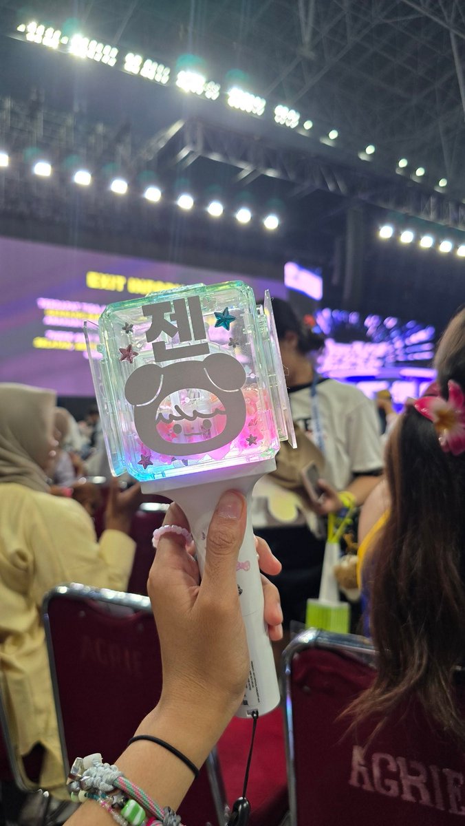 Ngels_91's tweet image. WTS Preloved Lightstick NCT Dream V2
Baru kepake 1x pas tds4 
Price 575k
Dom📍Bandar Lampung
Bisa 🍊
Tags. Nct dream 127 wayv wtb wtt wta wts jeno jaemin renjun mark haechan jisung chenle LS