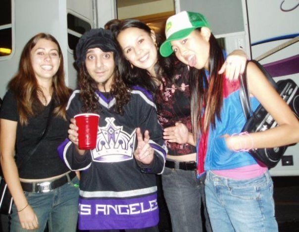 piercetheclawz's tweet image. hes literally one of the girls