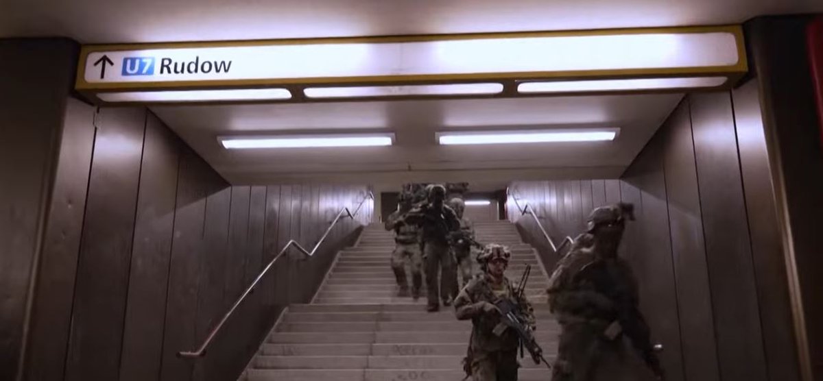 Das Wachbataillon der Bundeswehr übt in Berlin den Untergang - diesmal ohne den beschwerlichen Umweg über Wolgograd. signal-online.de/bollwerk-barli…