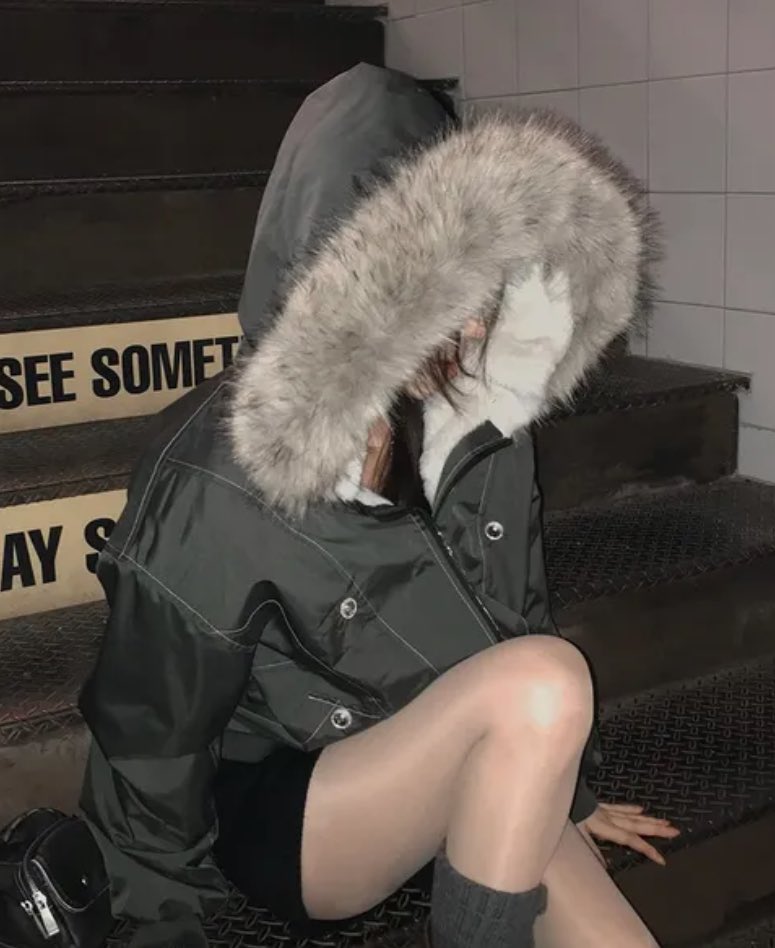 mynameiscocoo's tweet image. 이 퍼 야상 진짜 따숩고 이쁜데 다들 입어줘 제발..
모자도 짱 커서 얼굴 왕 작아보임.. 

s.zigzag.kr/al1CliugJV (공유리워드)