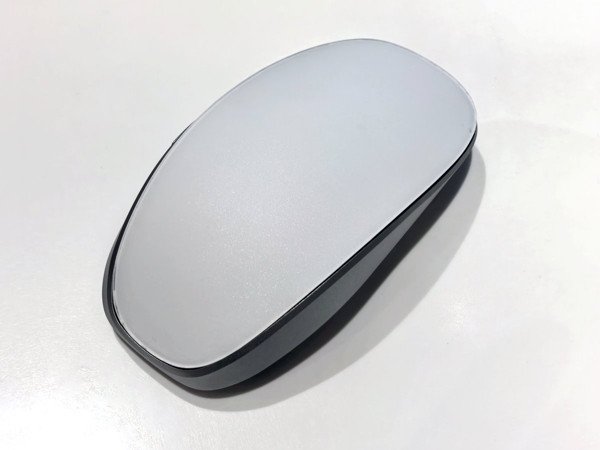 hkyamane's tweet image. 日本滞在中Paraph氏 @Paraph14 が開発に携わったMelt Mouseを触ってきました。ネットで絶賛の声が多く手で直接触れるデバイスは実機を試したいと思いました。確かにこれはいい！サイズ重量質感タッチ感度良好。10キーもちゃんとタッチ可能。マグソール交換式アイディアは秀悦＆楽しく自分も使いたい