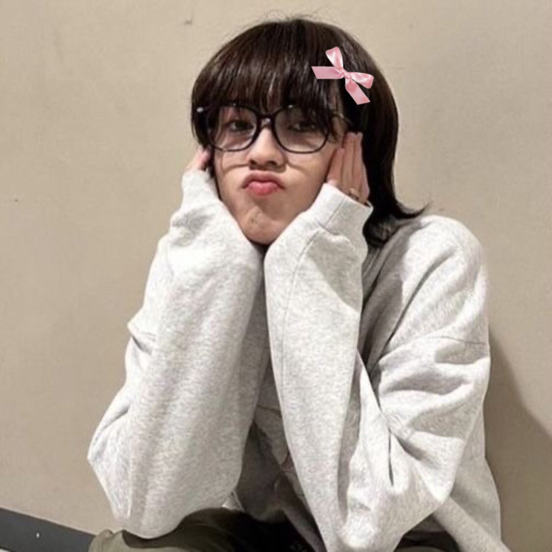 iluvtr10's tweet image. im gonna keep adding bows on him babygirl ruto will persist