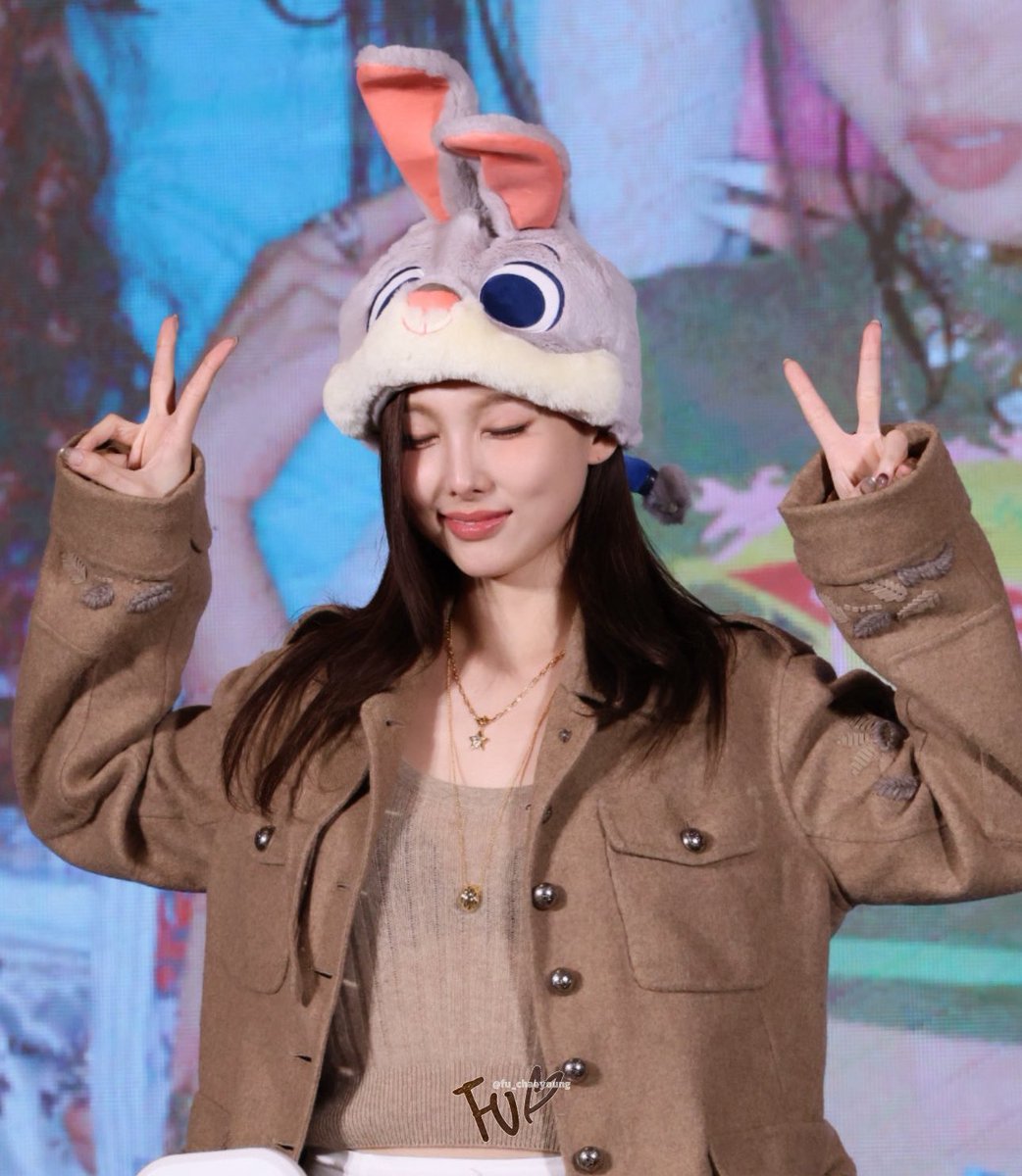 🌧 twice enjoyer tweet media