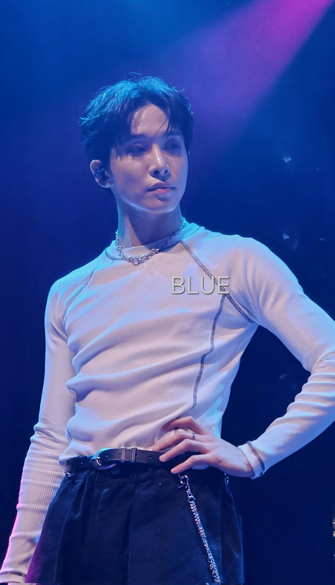 Suffering_Blue's tweet photo. #리온 #LEON #TRENDZ  #트렌드지 #TRENDZinAmsterdam
#TRENDZEuropeTour #GLOWTour
#TRENDZGlowTour https://t.co/JXq6ulDNfw