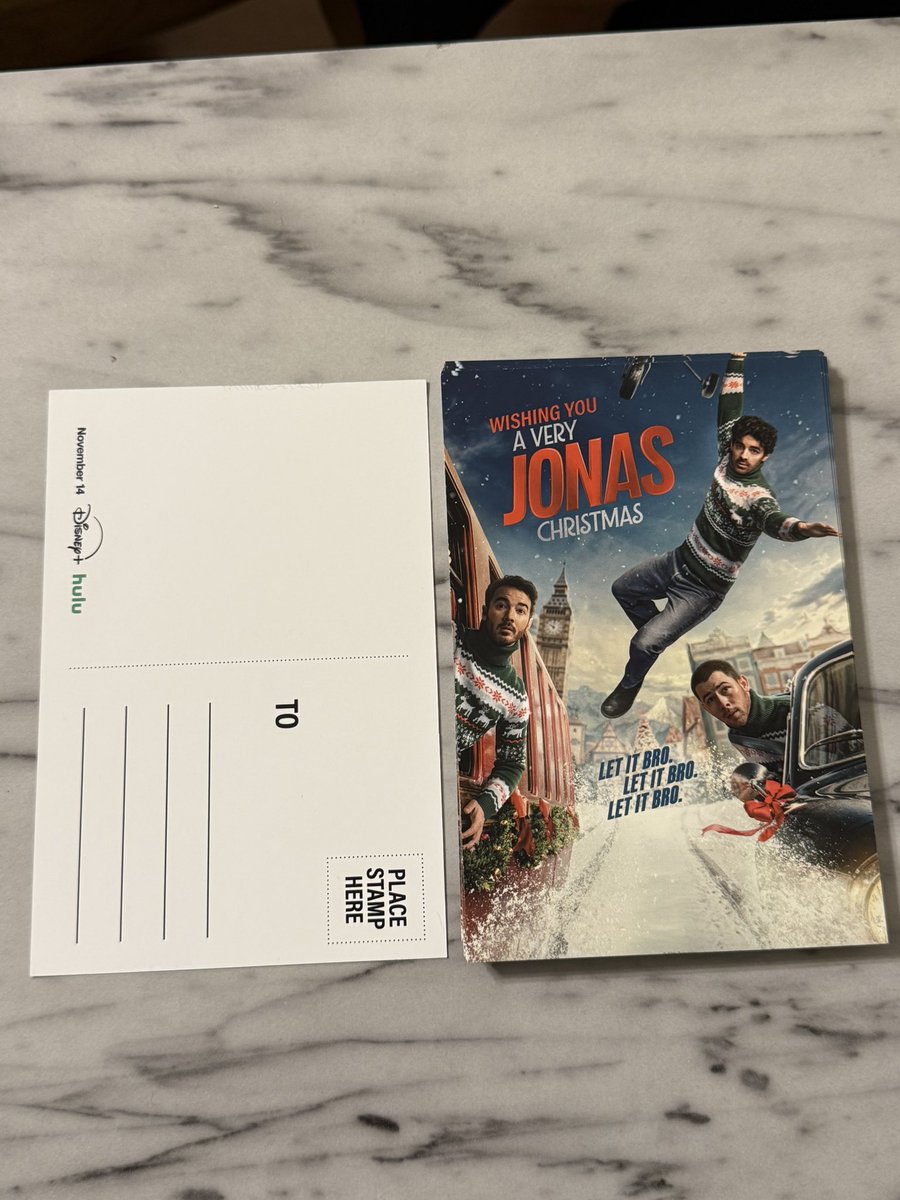 uhlaynuhhhh's tweet photo. I was able to grab a bunch of these at the tail end of jonascon today at UBS if anyone wants, I’ll be happy to send! 🥰 #jonascon #jonasbrothers https://t.co/ucqRz7AuW8