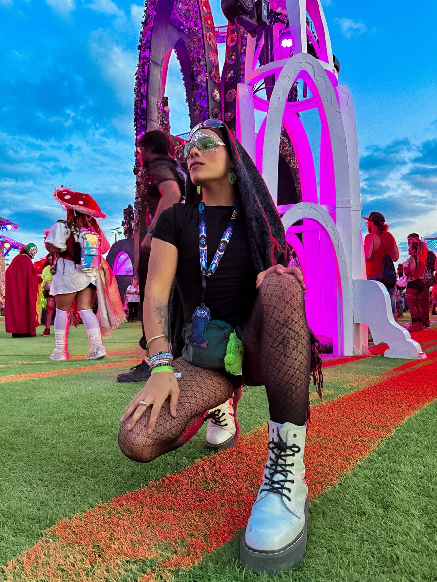 gothydoll🪽 tweet media