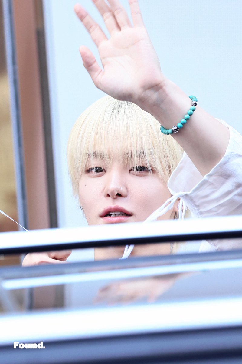 Foundyou_0314's tweet photo. 251120 MENOKIN

#JIHOON #지훈 #ジフン 
#트레저 #TREASURE https://t.co/Ll54izSVQF