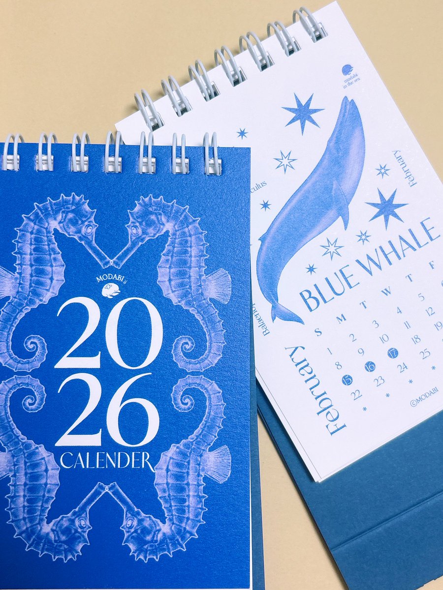 modabi_sea's tweet image. 달력 수요조사를 짧게해보고 이번주내로 선주문을 받아 볼까해요!! 

🩵상세옵션

28p 양면인쇄,랑데뷰지 uv옵셋인쇄,
미니 탁상형 달력 70x130(mm)이예요!

가격대는 약 1만원 초반 선일 것 같습니다!
수요조사에 따라 가격은 약간 변동될 수 있어요!

타래로 투표 잠깐 올려둘게요&amp;gt;&amp;lt;