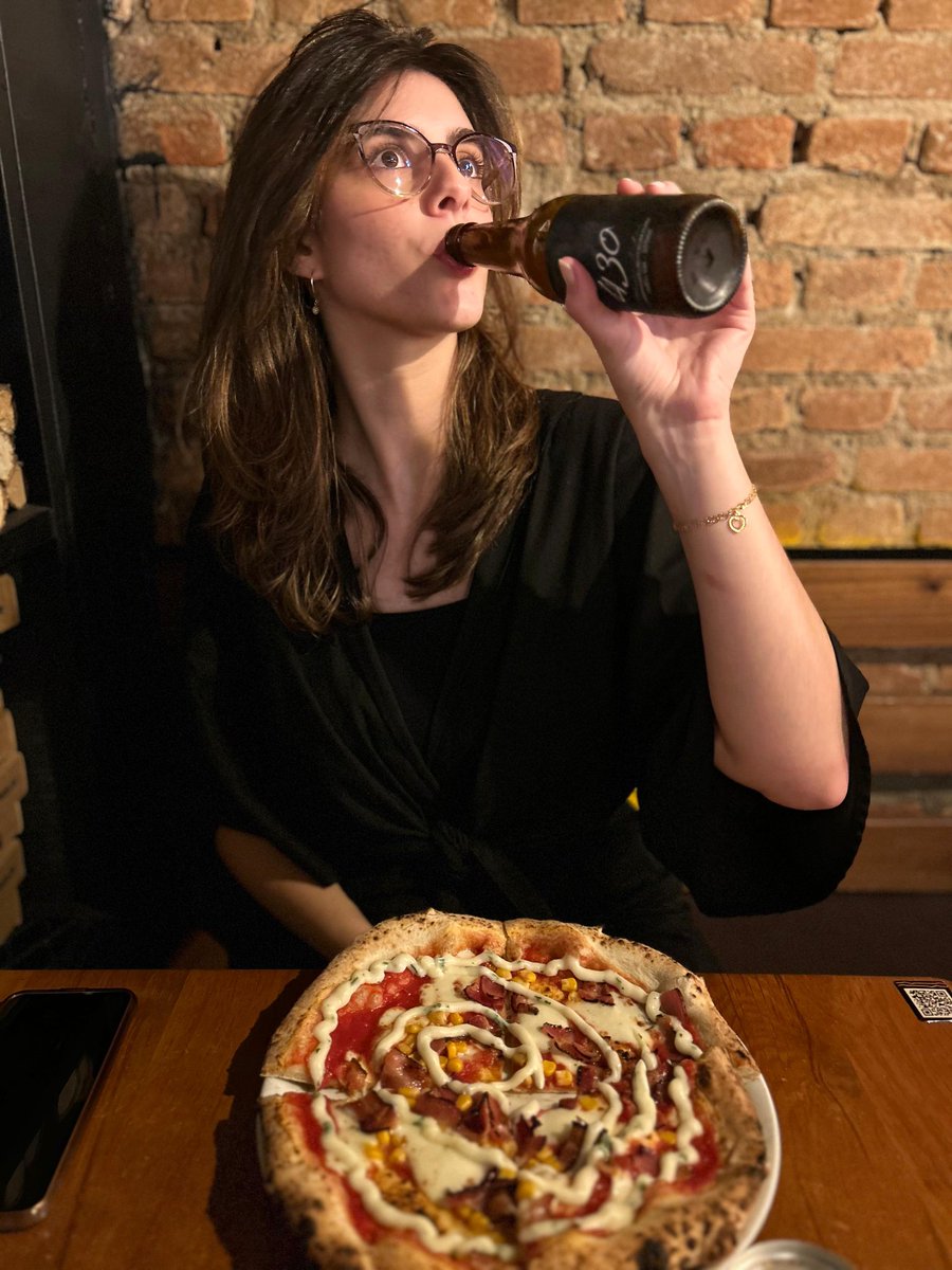 mariaclarison's tweet photo. 🍻🍕 https://t.co/scmos3n5RN