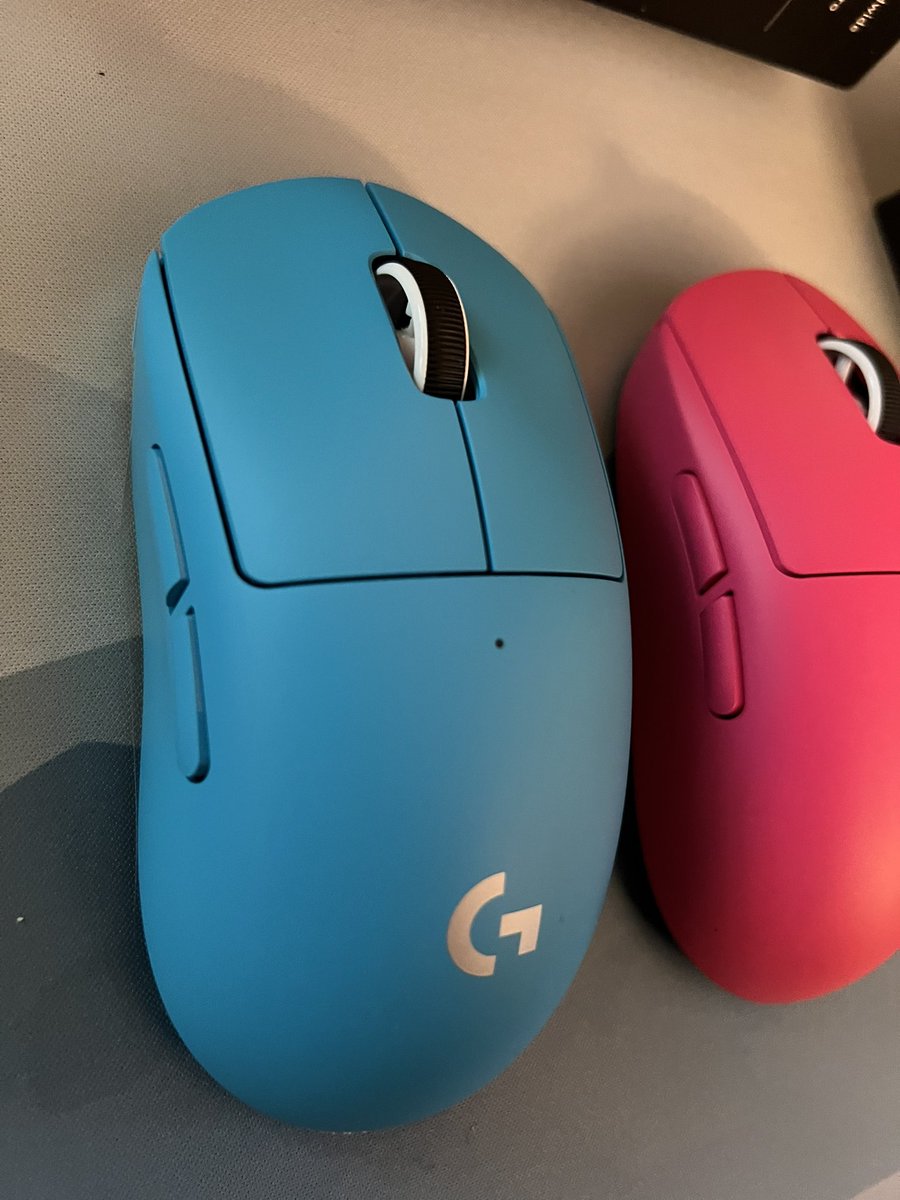 Stellurs_'s tweet image. Just got the coolest mouse ever! 

The Logitech Pro X Superlight 2!!! LIMITED EDITION CYAN!!!

IT SO PUUURRTTYYY!!!!

#Logitech #Cyan @LogitechG