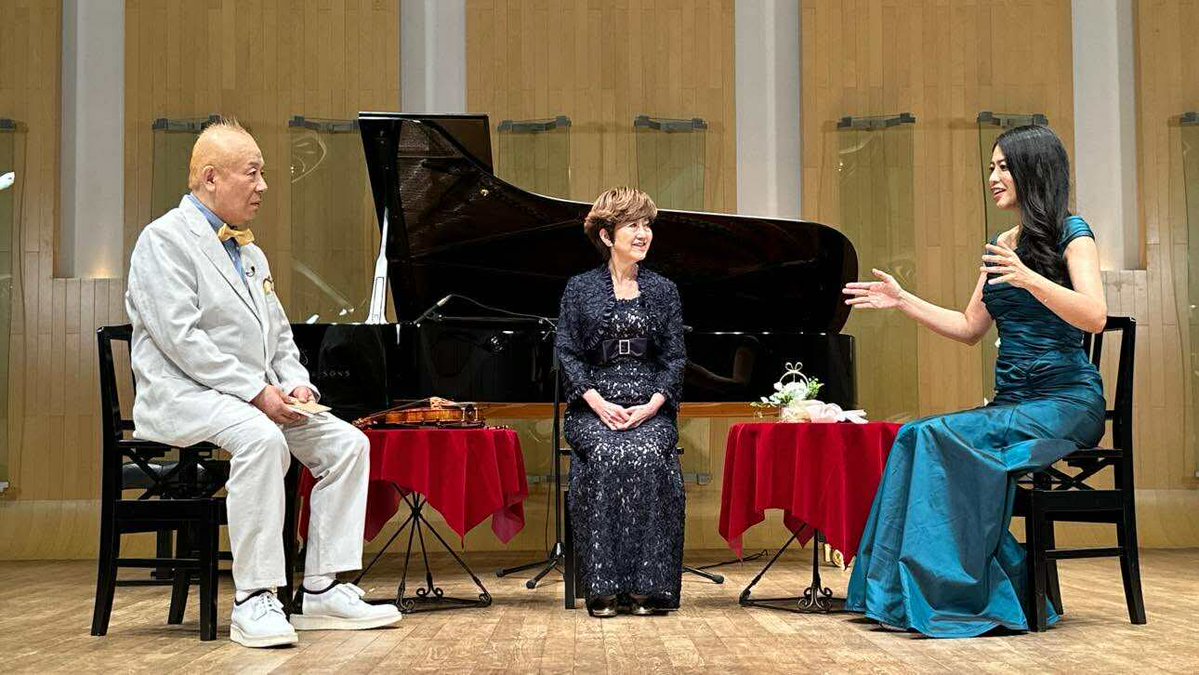 japan_arts's tweet image. 【OA情報】大谷康子@yasuko_ohtaniが司会のBSテレ東「おんがく交差点」(土曜朝8時)
11/22(土)は、ピアニストの菊池洋子さんが登場!モーツァルトの演奏のためフォルテピアノ、バッハのためにチェンバロも習得されたそう!2人の偉大なピアニストの教えなど貴重なお話満載です🙌
bs-tvtokyo.co.jp/official/kousa…