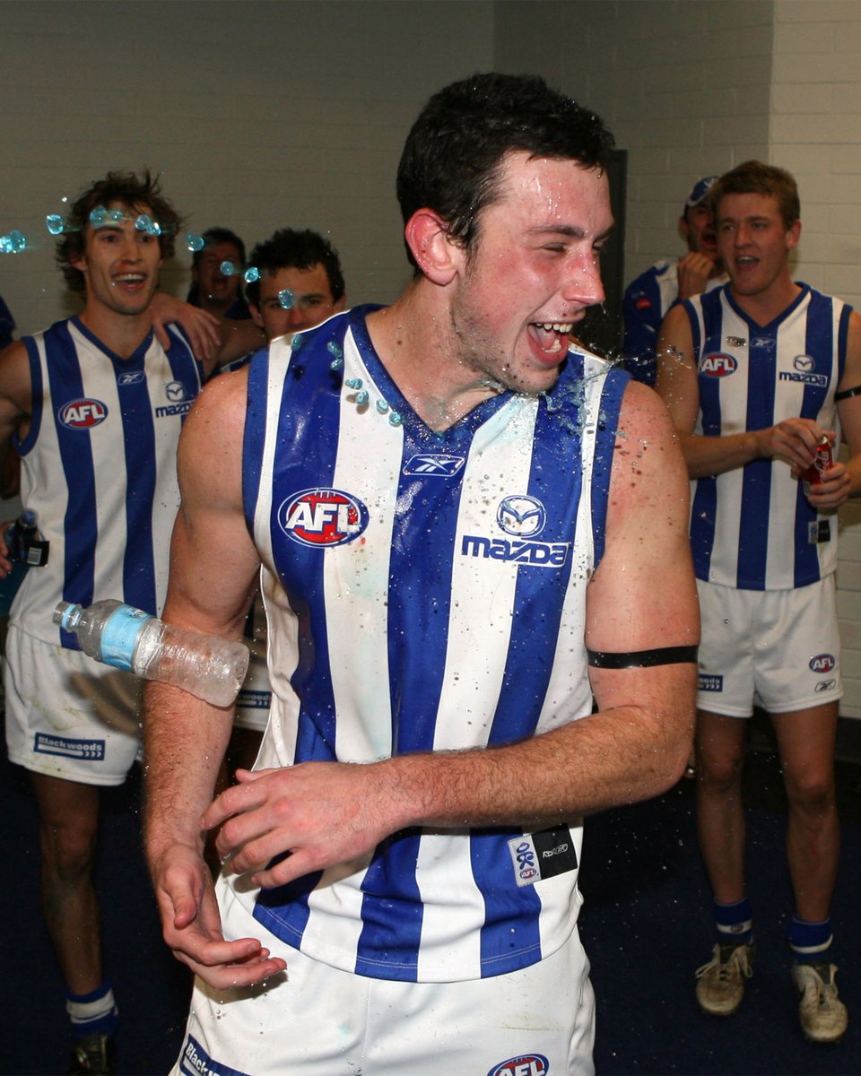 Congratulations to 300-gamer, 2015 Syd Barker Medallist and all-time hitout leader Todd Goldstein, who has announced his <a href="/AFL/">AFL</a> retirement after 19 seasons 💙🤍