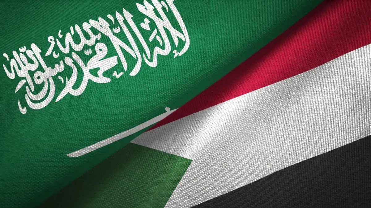 ho86sm40's tweet photo. شكرا المملكة العربية السعودية و شكرا سمو الامير محمد بن سلمان الرجل الانسان القائد الملهم يا حظ السعوديين فيك 
#السودان 
#السعودية 
#محمد_بن_سلمان https://t.co/JpJ7Bzehix