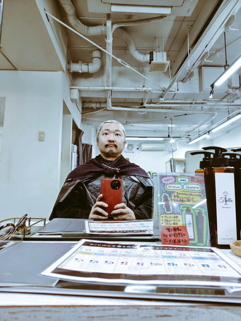 本日2日目！
JACROW『THIS HOUSE』

開演は18:00！！ちょっと早い！！

何故なら写真の3人とジャクロウの演出·翻訳で終演後ポストトークがあるから！
3時間のお芝居のあとですので、ほんと、無理せず…
宜しければそちらもお楽しみ下さい！
公演は25日まで！ご予約は三原まで！
#ThisHouse　#JACROW