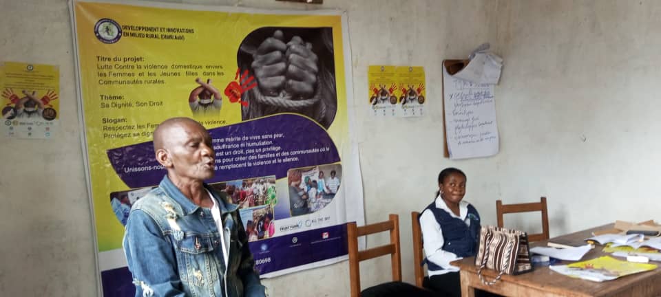 Dimrcongo's tweet image. « Les chefs coutumiers sensibilisent sur la violence domestique et les Violences Basées sur le Genre (VBG) lors des sessions organisées par DIMR en collaboration avec les autorités locales. »