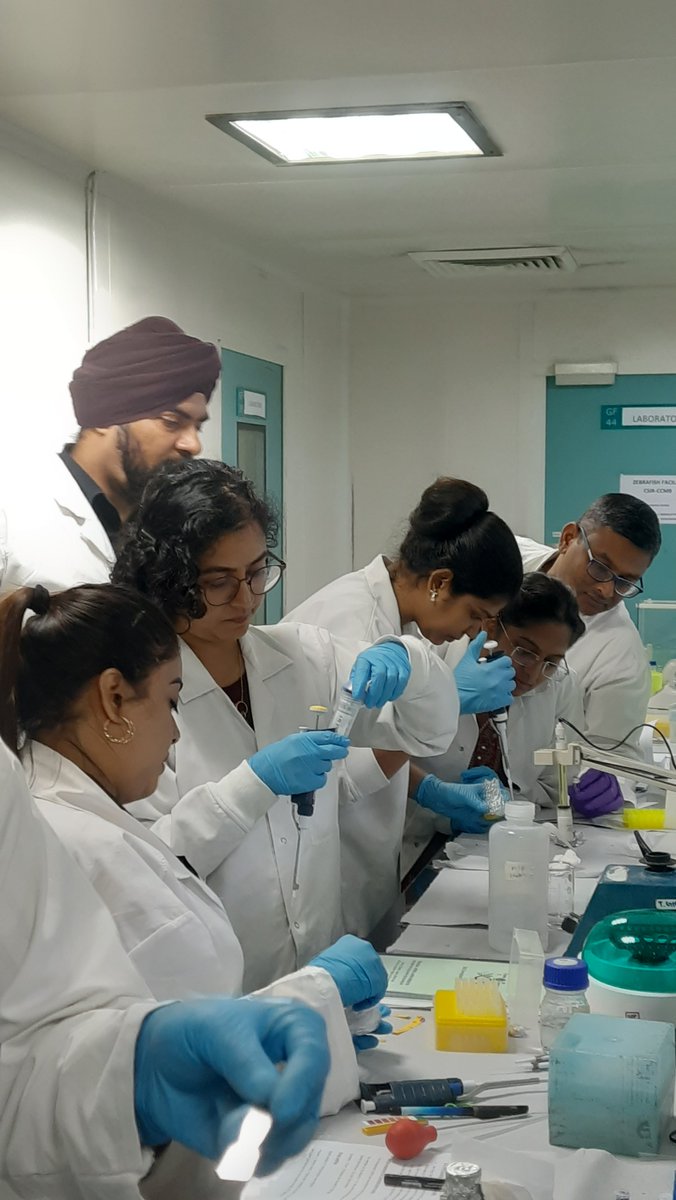 ccmb_csir's tweet image. Glimpses from the recent skill development program on Nanotheranostics  for Biomedical Applications. This covered making nanoparticles and  nanorods as well as quantum dots for diagnostics.
@CSIR_IND