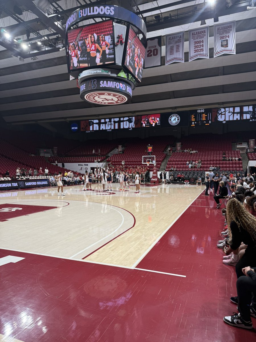 Great night with <a href="/AlabamaWBB/">Alabama Women’s Basketball</a>! Loved getting to meet <a href="/SarahAshlee10/">Sarah Ashlee Barker</a>! Loved watching <a href="/AceAustin11/">Ace Austin</a> score 21pts to lead her team to victory! Thanks <a href="/ALSoStarz/">AL Southern Starz</a> for the experience!