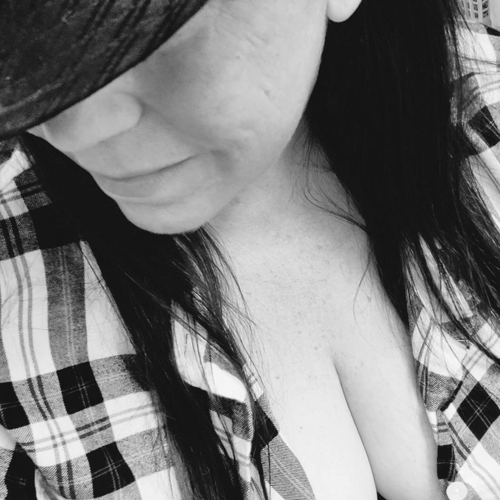 You came for the buttons, but you'll stay for the.... um something, sarcasm, or buttons probably. Goodnight. 😘