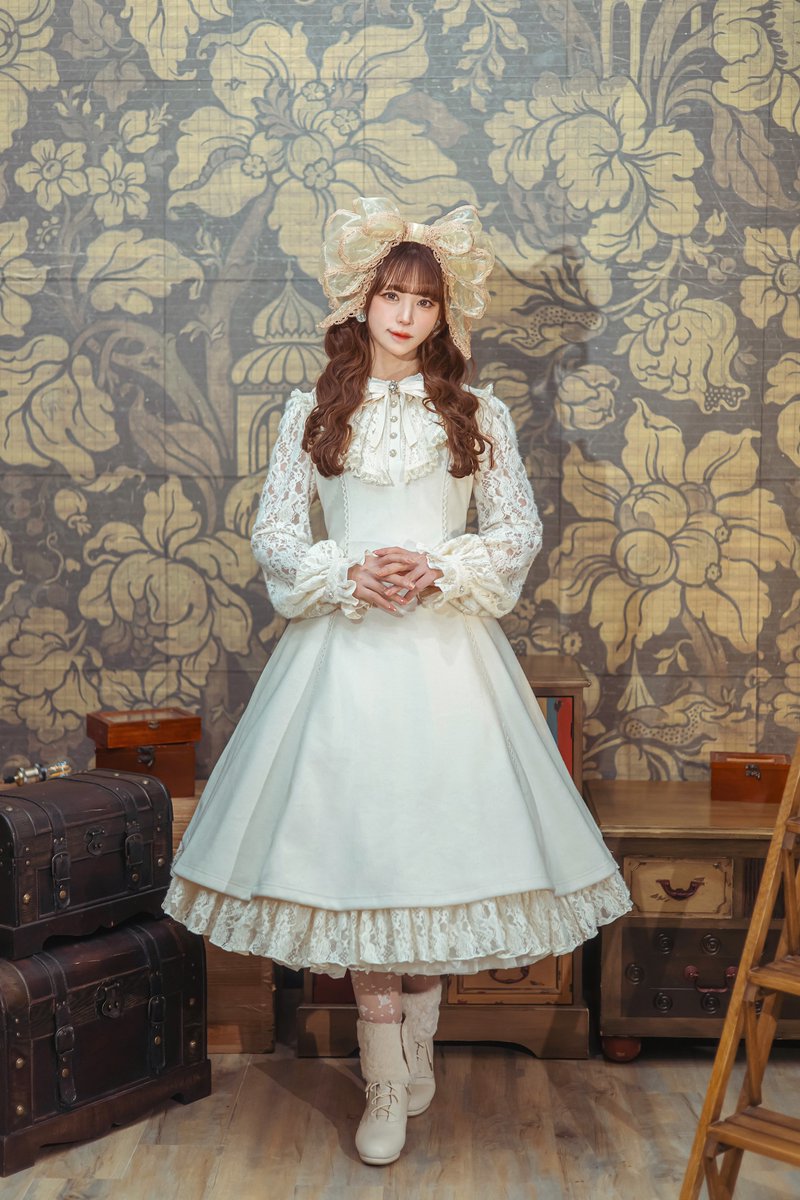 GOLDS♡リボン∞サテン∞レース♡フロントドレープ×ラッフルフリル♡ワンピース 🌟商品紹介🌟 ベル・ラ・ドンナ ラッフルレースリボンワンピース 優雅