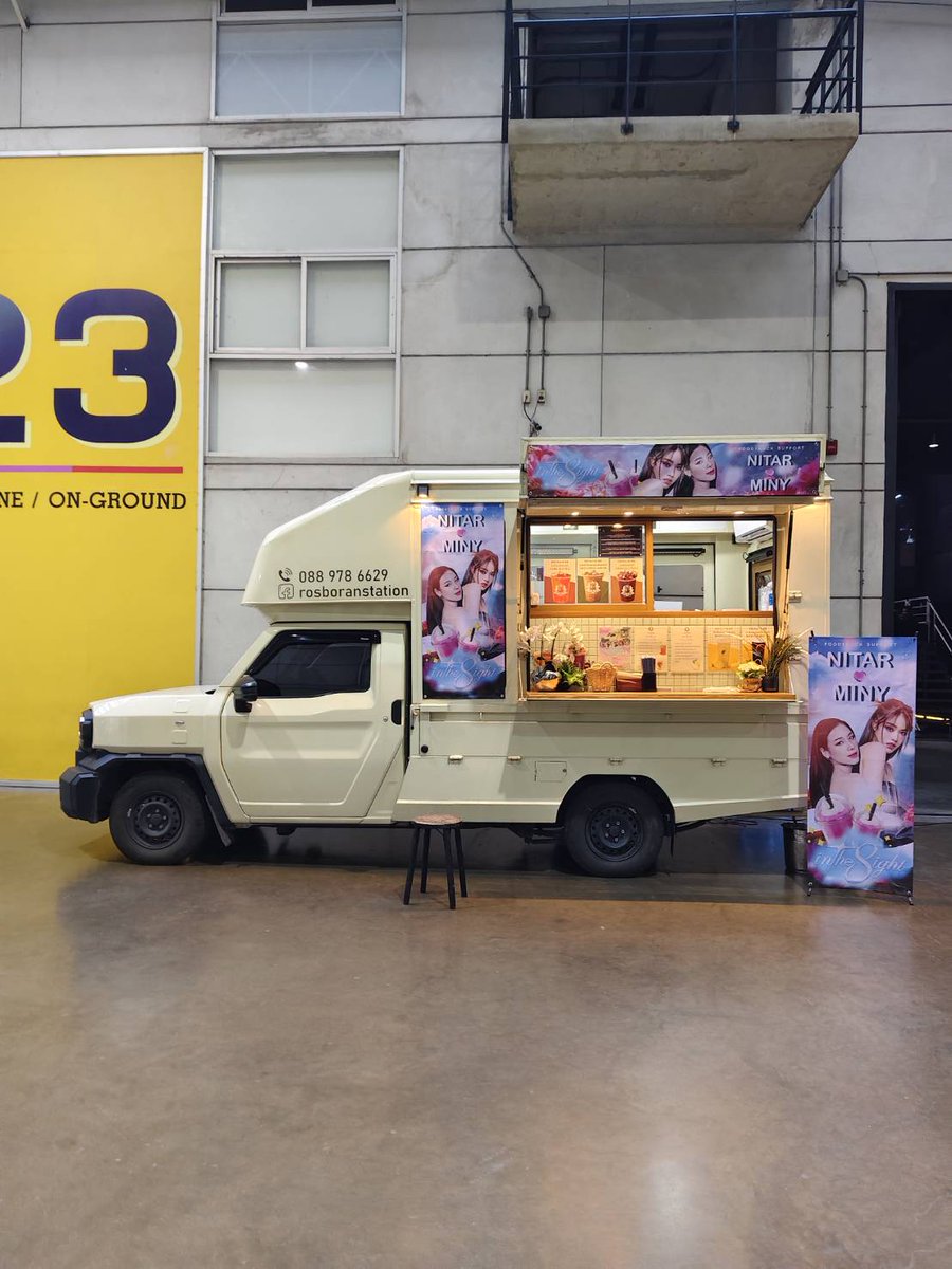 nitarminyfan's tweet image. เมื่อวาน (19 พ.ย 2568) บ้านคู่ #นิต้ามินนี่ ได้ส่ง Food Support &amp;amp; Food Truck ไปให้น้องๆ ทั้ง 16 คนได้ทานกันค่ะ ขอขอบคุณผู้ใหญ่ใจดีที่ให้การสนับสนุนบ้านคู่ของเรานะคะ🙏

#InThe8ight
#NitarMiny
#nitar #miny
#Nitar_Aniphan #Minymynx