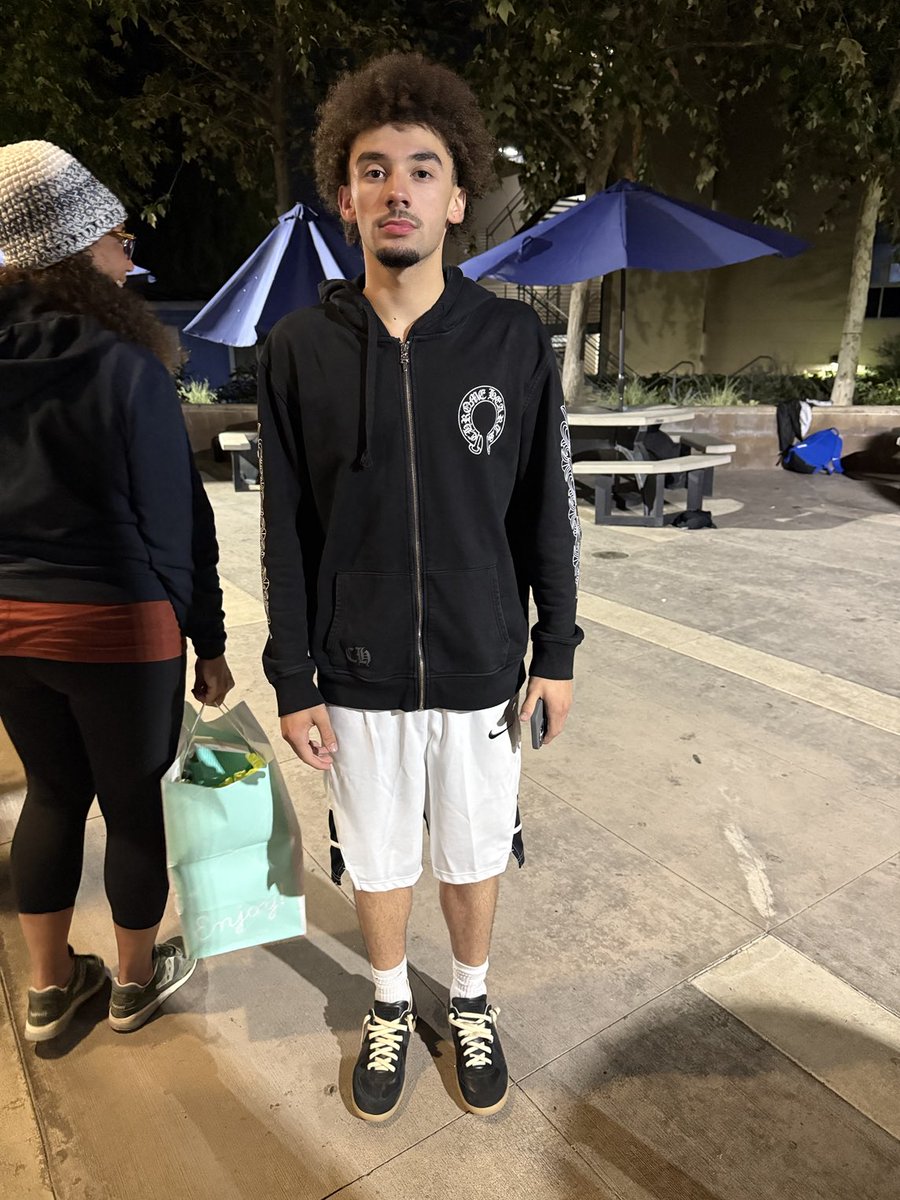 Congratulations to Jordan Askew, Sierra Canyon senior guard

Game winning layup at the buzzer for a 67-65 win over Long Beach Millikan

And on his birthday!!!!!!!!!!!