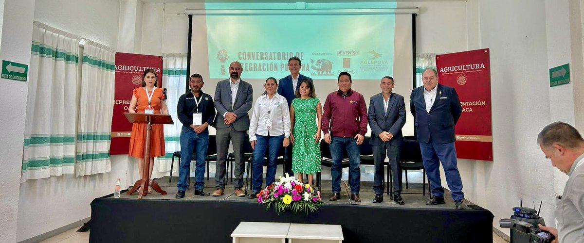 🐖🤝 Agradezco la invitación al Conversatorio de Integración Porcina.

Desde la <a href="/SE_mx/">Economía México</a> reconocemos la importancia estratégica del sector porcicultor para Oaxaca, por su impacto en el desarrollo regional y la competitividad.

Destacamos los ejes: bioseguridad, trazabilidad e
