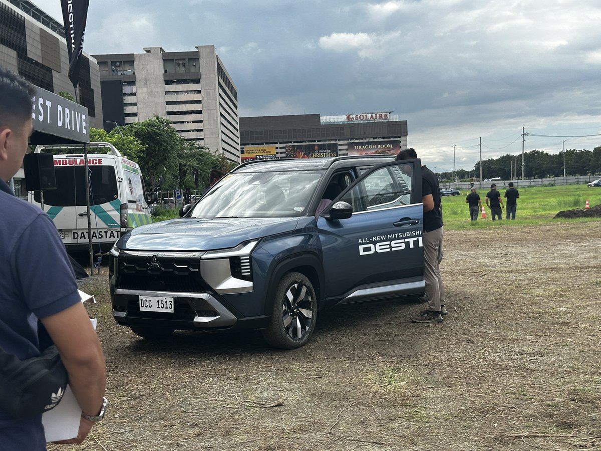 TrffcNtwrk_Ph's tweet image. The all-new Mitsubishi Destinator 7-seater SUV has launched in the Philippines, combining comfort, capability, and prestige for families, starts at just ₱1,209,000.

#MitsubishiDestinator #MitsubishiMotorsPhilippines #TrafficNetworkPH