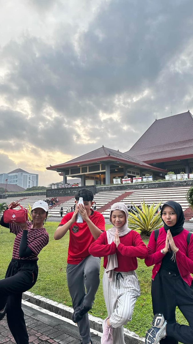 fasshhe's tweet photo. di sini gbs dikasi musik ya https://t.co/KODrGnd13I