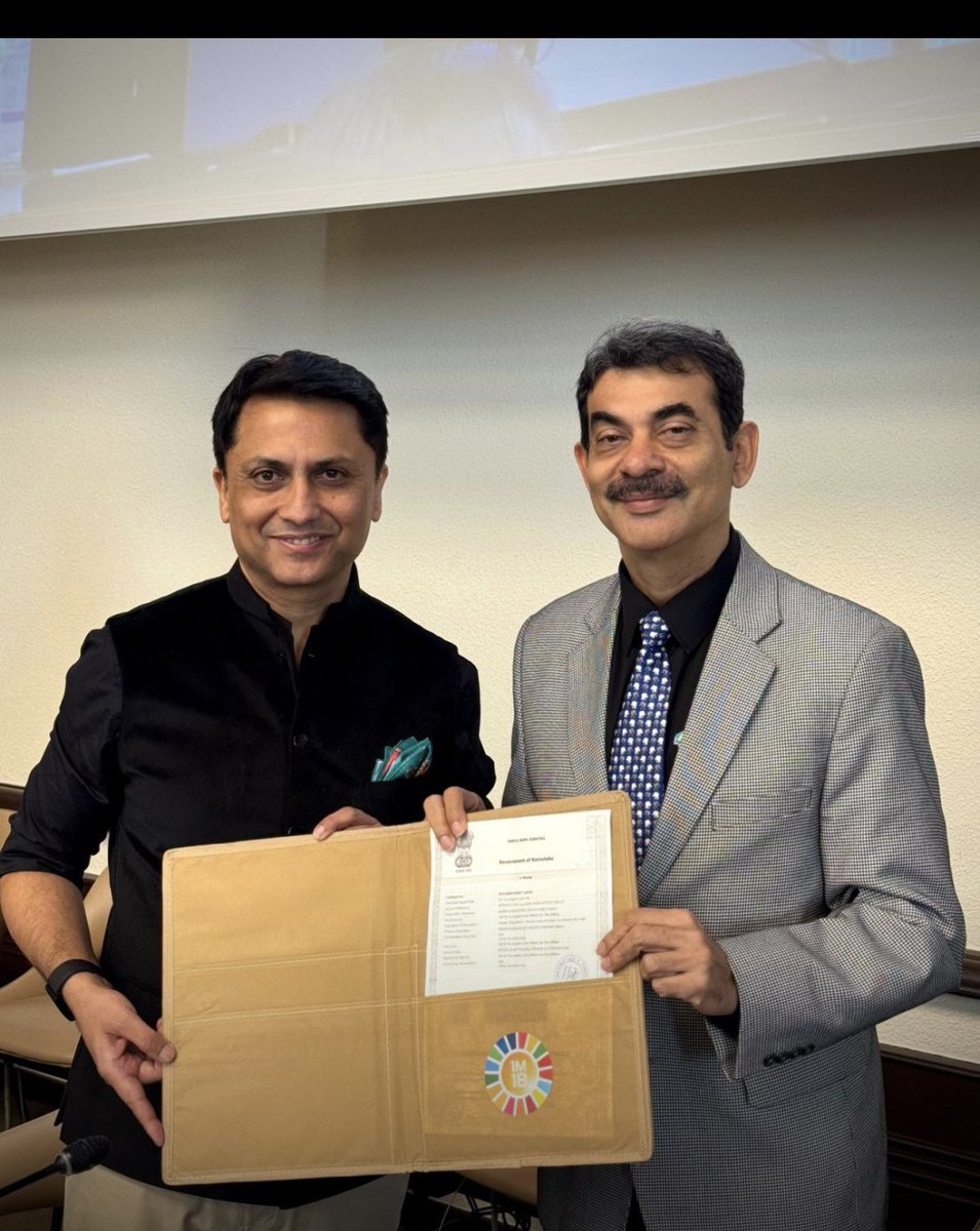 HydRising_1's tweet image. Announced in Geneva. Implemented in Hyderabad.
Under the leadership of CM Revanth Reddy, and driven by Jayesh Ranjan through the SPEED initiative, Telangana launches India’s first Youth Climate Action &amp;amp; Innovation Centre with 1M1B — a flagship step of the Telangana Rising Net…